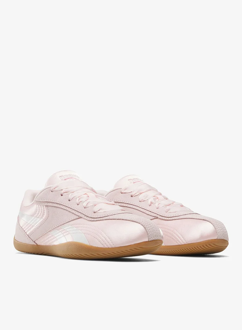 ريبوك سنيكرز ألترا برقبة منخفضة